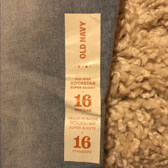 NWT Old Navy Distressed Jeans - Picture 5 of 5